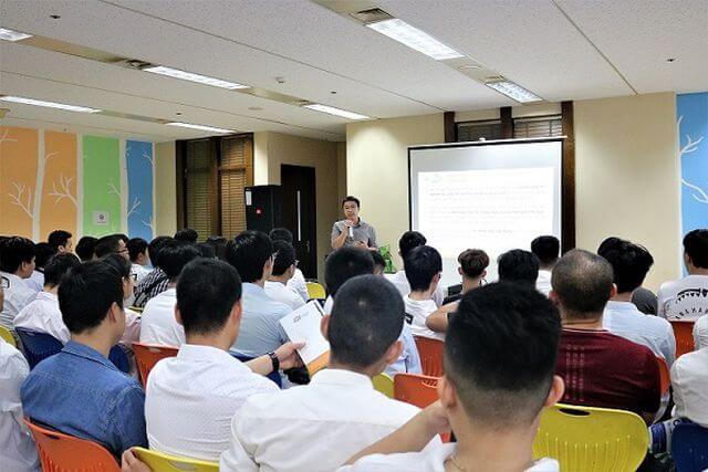 Sinh viên Aptech trải nghiệm thực tế tại FPT Information System (03/2019)